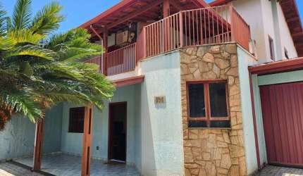 Casa em frente a Lagoa dos Pássaros