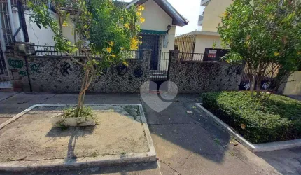 Casa 3 quartos, suíte, quintal, jardim, garagem