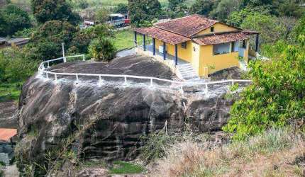 Fazenda com 8 quartors à venda, 43113000 m² por R$ 1.500.000 - Piabetá (Inhomirim) - Magé/RJ