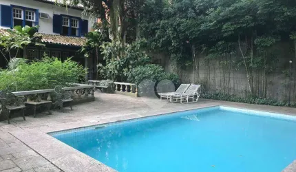 Condomínio Jardim do Itanhagá - Casa Duplex de 4 Quartos com Piscina e Espaço Gourmet. Itanhangá/RJ.