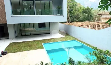 Casa contemporânea no Itanhangá , 5 suítes,  700 m² de área construída por R$ 7.450.000 ,00