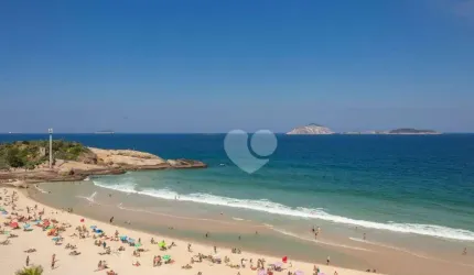 Lopes Enjoy Ipanema vende : Excelente Cobertura Duplex de frente para o mar .