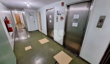 Méier no coração do bairro, junto a estação de trem, hospital, sala comercial, portaria com porteiro, elevadores, $95.000,00, Méier- RJ