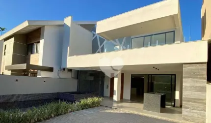 Casa Alto Padrão, á venda  4 Quartos, Sauna, Piscina, Hidro e Churrasqueira - Vazia e Pronta para Morar