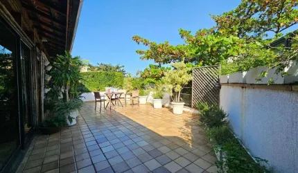 Jardim Oceânico - Cobertura Duplex reformada com vista livre para a Pedra da Gávea, próximo a Olegário Maciel, Praia e metrô. Barra da Tijuca/RJ.