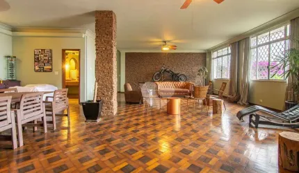 Casa de Rua com 6 quartos à venda, 680m² - Santa Teresa
