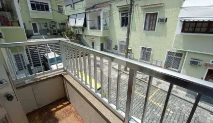Casa em vila agradável em linda vila próxima a Praça Xavier de Brito.