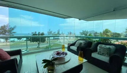 Recreio Posto 10 - Apartamento frontal Mar de 3 Suítes totalmente reformado e com Planejados. 3 Vagas.