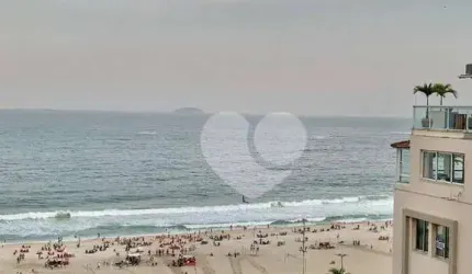 Excelente apartamento em Copacabana, à 20 metros da praia, com vista para Cristo Redentor e vista para a Praia.