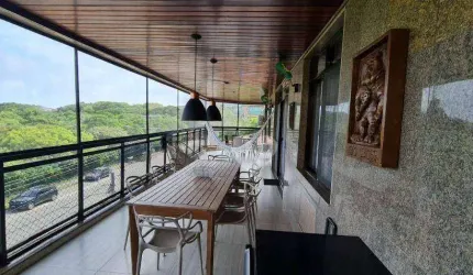 Lindo apartamento com 177 m² com vista indescritível , 3 quartos sendo 2 suítes, ampla sala para 3 ambientes, varandão, 2 vagas