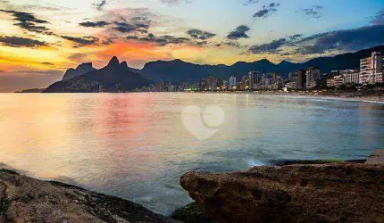 Apartamento com 2 dormitórios à venda, 90 m² por R$ 2.160.000,00 - Lagoa - Rio de Janeiro/RJ