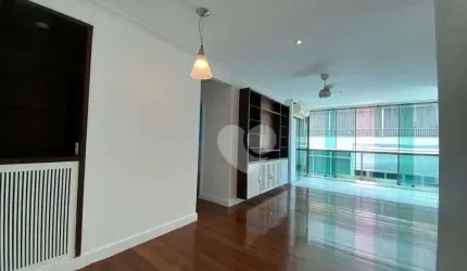Jardim Oceânico - Apartamento de 2 Suítes reformado e equipado próximo a Praia da Barra Posto 3 e Praça do Ó.