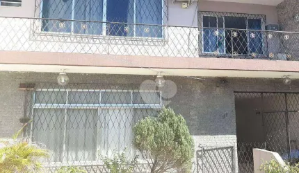 Casa duplex com terraço, piscina, 02 vagas, escritório, lavanderia e quintal