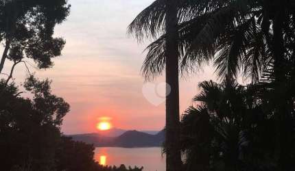 Casa com 6 quartos  à venda, 1200 m² por R$ 2.300.000 - Ponta Leste - Angra dos Reis/RJ