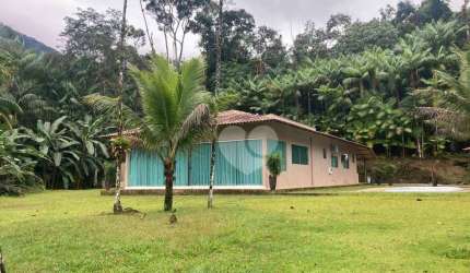 Casa com 3 Quartos à venda, 800 m² por R$ 680.000 - Bracuí - Angra dos Reis/RJ