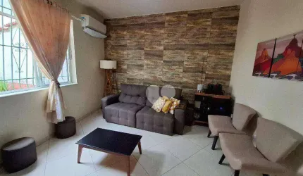 Casa de vila com 4 quartos e 1 vaga à venda no Engenho Novo/ RJ