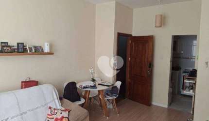Apartamento de 02 quartos no Engenho Novo. Sol da manhã.