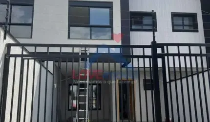 Sobrado à venda no bairro Cajuru - Curitiba/PR