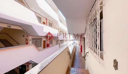Um apartamento 2 quartos bem no centro da cidade