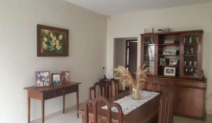 casa boa, solida cazeca proximo Av. rio branco