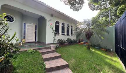 Casa para Venda em Maringá, Zona 05, 3 dormitórios, 3 suítes, 4 banheiros, 6 vagas