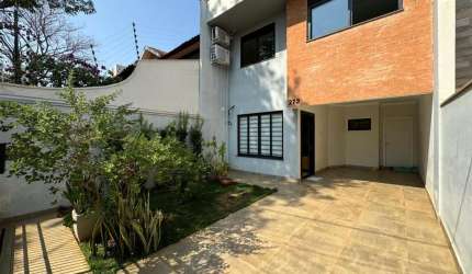 Sobrado para Venda em Maringá, Parque Residencial Cidade Nova, 3 dormitórios, 1 suíte, 4 banheiros, 2 vagas