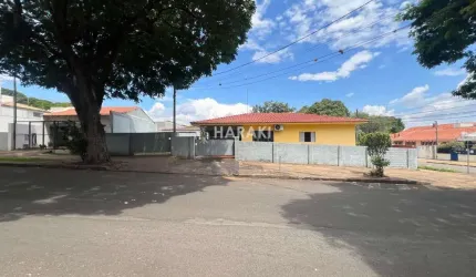 Casa para Venda em Maringá, Zona 02, 4 dormitórios, 1 suíte, 2 banheiros, 4 vagas