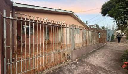 Casa para Venda em Maringá, Zona 05, 3 dormitórios, 2 banheiros, 1 vaga