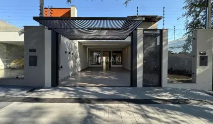 Casa para Venda em Maringá, Zona 07, 3 dormitórios, 3 suítes, 4 banheiros, 4 vagas