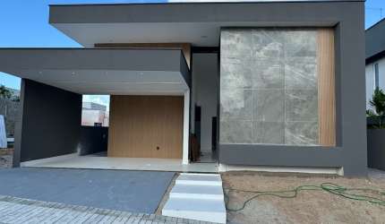 Casa 3/4 todos suítes Condomínio Monte Carlo