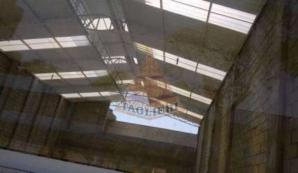 GALPÃO NOVO TATUAPÉ 250 mts. Próximo Metrô Carrão pé direito 7mts