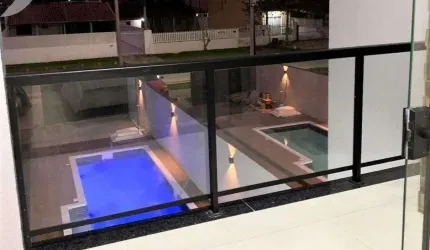 Casa com 3 quartos à venda na Avenida Califórnia, 170, Coroados, Guaratuba, 160000 m2 por R$ 800.000
