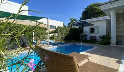 Casa em condomínio fechado com 5 quartos para alugar no Abrantes, Camaçari , 240 m2 por R$ 12.000