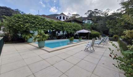 Casa em condomínio fechado com 3 quartos à venda na Área Rural de Petrópolis, Petrópolis , 700 m2 por R$ 2.490.000
