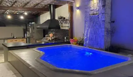 Casa em condomínio fechado com 4 quartos à venda no Bingen, Petrópolis  por R$ 990.000
