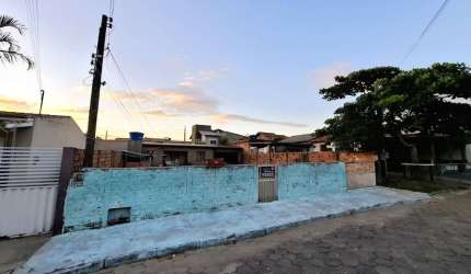 Casa com 2 quartos à venda na Cabeçuda, Laguna  por R$ 145.000