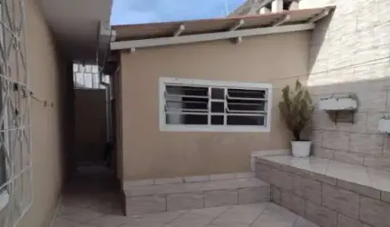 Casa com 3 quartos à venda na Vila Romero, São Paulo  por R$ 270.000