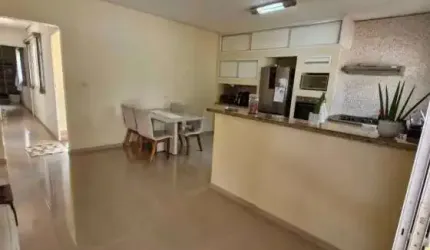 Casa com 3 quartos à venda no Quitaúna, Osasco  por R$ 400.000