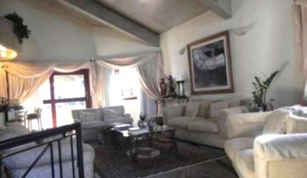Casa para venda no Taquaral, 4 suites,master com closet e hidro. Livin 4 ambientes, amplo mezanino, lareira,lazer,paisagismo,canil.