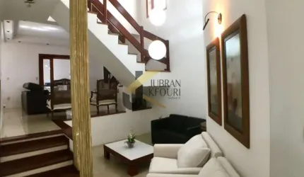 Casa à venda em condomínio de Valinhos com 4 dormitórios (1 suíte), salão de festas gourmet e garagem para vários carros