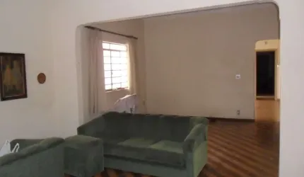 Casa à venda no Bosque,  térrea com 3 dormitórios (suíte), quintal.Oportunidade!