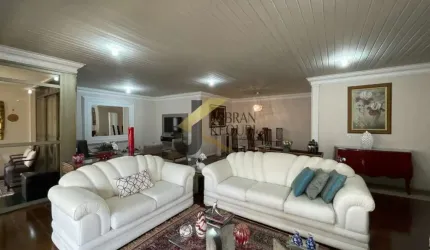 Apartamento à venda no Cambuí, 4 suítes, 3 vagas de garagem no subsolo com depósito.