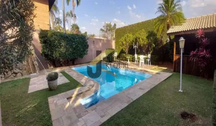 Casa à venda no Parque Taquaral, 4 dormitórios sendo 2 suítes, 4 vagas de garagem e piscina.