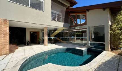 Casa `venda em condominio de Sousas essa incrível casa  estilo moderno com um ótimo lazer! Com 4 suítes, esta residência oferece todo o conforto e privacidade que você e sua família estão procurando.