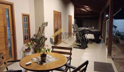 Casa à venda  em Jaguariuna ,em condominio de chacaras ,com 3 quartos sendo 1 suite