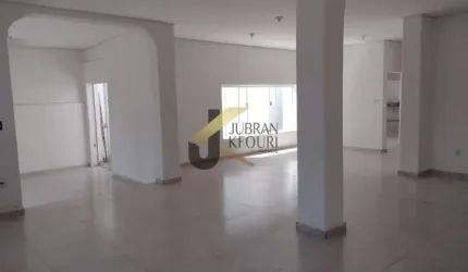 Casa comercial à venda no Taquaral - Campinas, com 4 salas amplas, recepção, cozinha,6 banheiros e estacionamento.