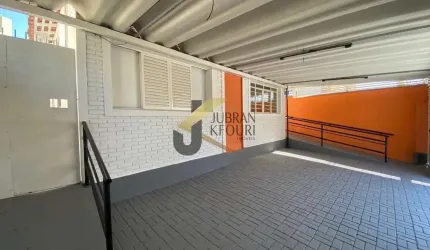 Casa comercial para locação em Parque Industrial - Campinas, com 5 salas, 3 banheiros e 3 vagas de garagem cobertas.
