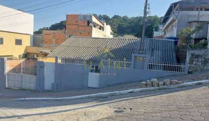 Terreno com casas á venda no bairro Taboleiro em Camboriú SC, avalia permuta parcial!