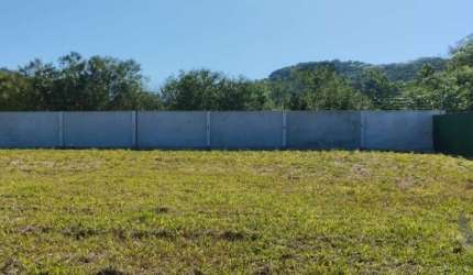Terreno de 304.68m² no bairro Pedra Branca
