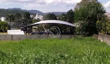 Terreno de 450m² no bairro Pedra Branca